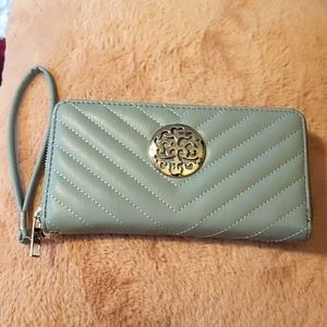Wristlet